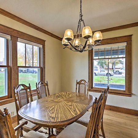 Historic Cumberland Home On Beaver Dam Lake! Exterior photo