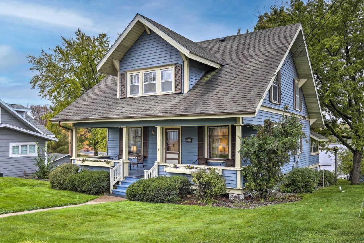 Historic Cumberland Home On Beaver Dam Lake! Exterior photo