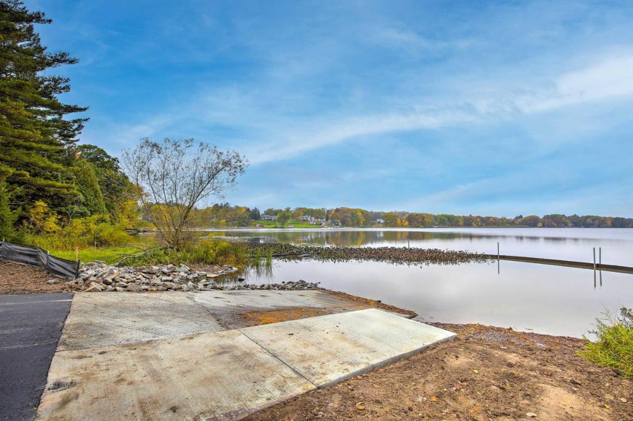 Historic Cumberland Home On Beaver Dam Lake! Exterior photo