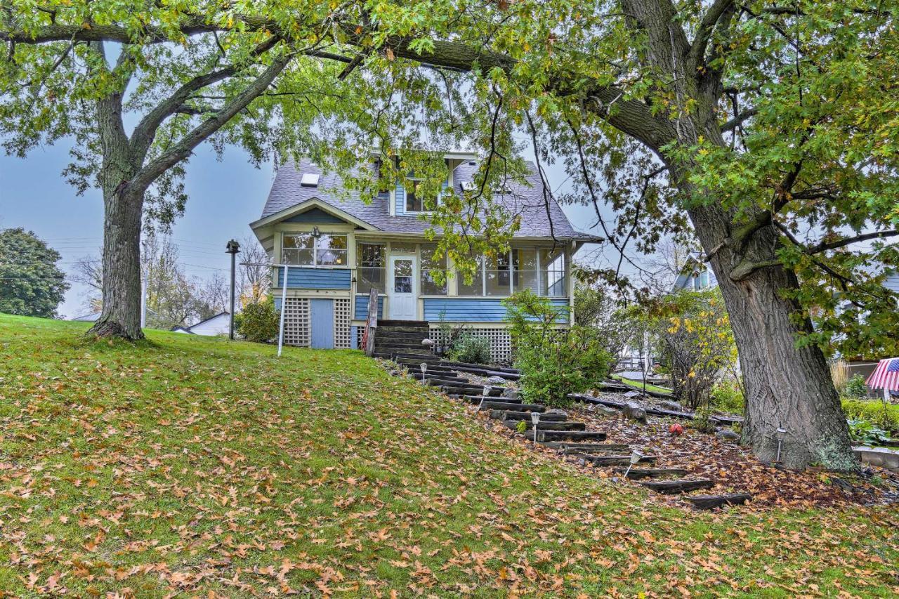 Historic Cumberland Home On Beaver Dam Lake! Exterior photo